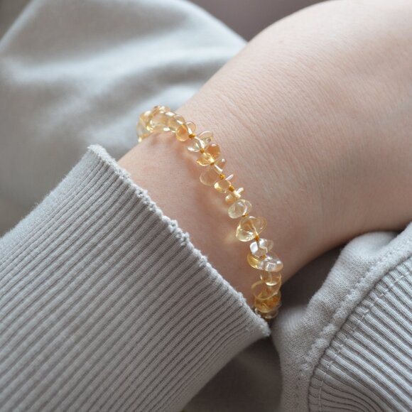 Hand Knotted Citrine Gemstone Bracelet - Picture 2 of 13